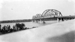 Liberty Memorial Bridge