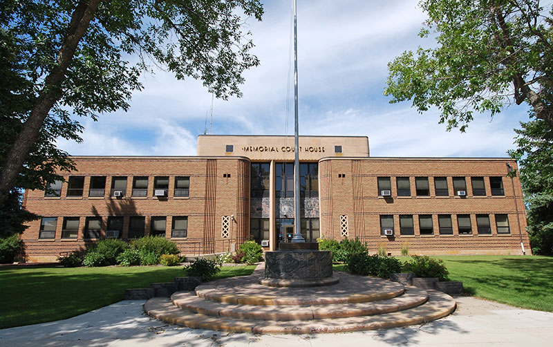 Renville County Memorial Courthouse and Monument, Mohall