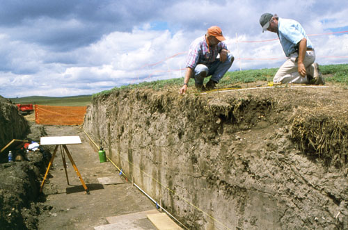 Mound B Re-Opened 2005